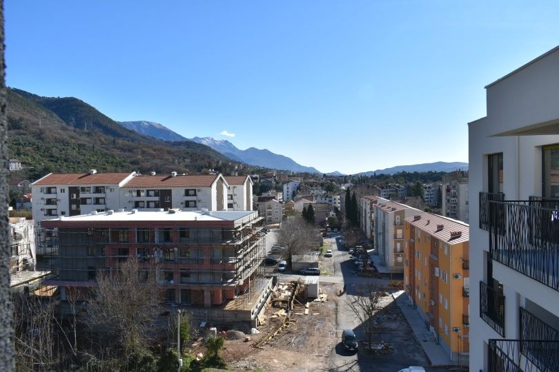 Квартира в Тивате, Черногория, 101 м² - фото 17