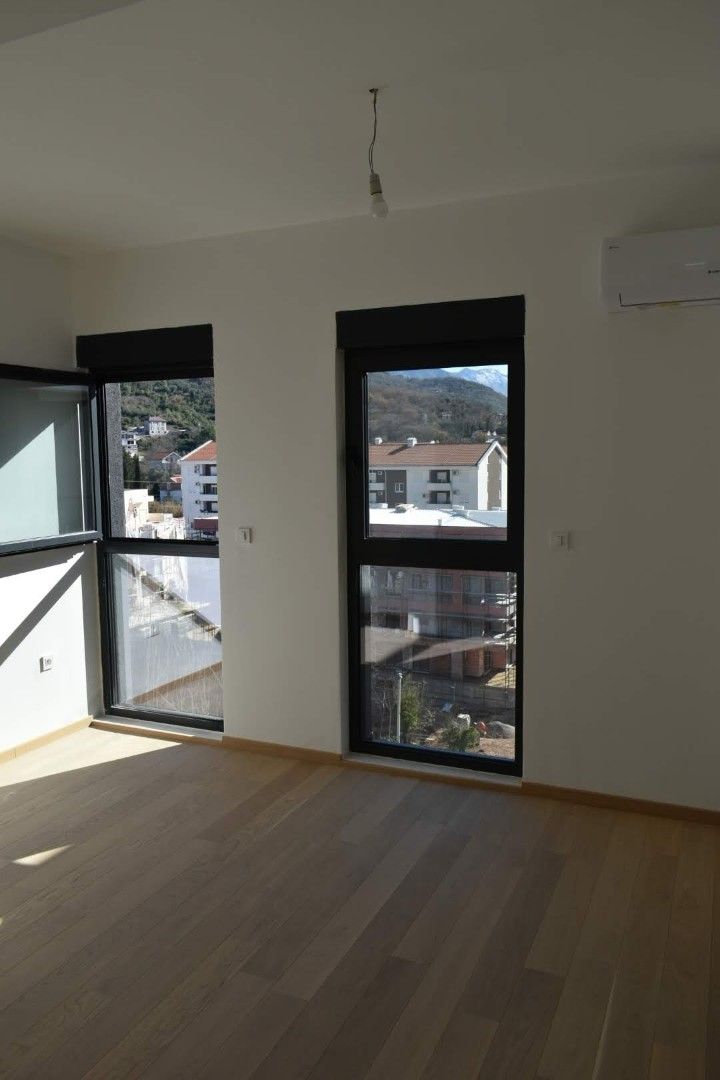 Квартира в Тивате, Черногория, 101 м² - фото 19