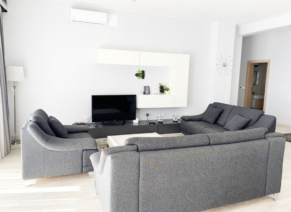 Квартира в Добра Воде, Черногория, 179 м² - фото 8