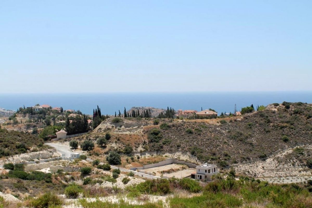 Земля в Лимасоле, Кипр, 989 сот. - фото 1