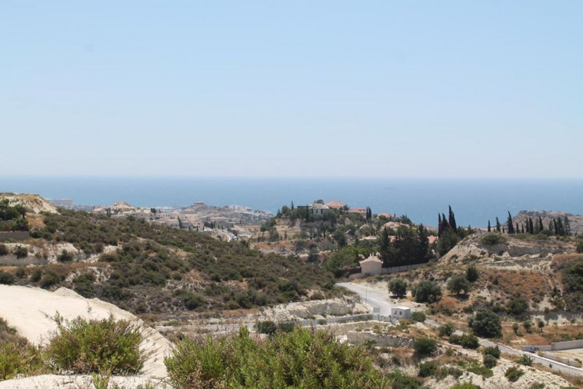 Земля в Лимасоле, Кипр, 811 сот. - фото 1