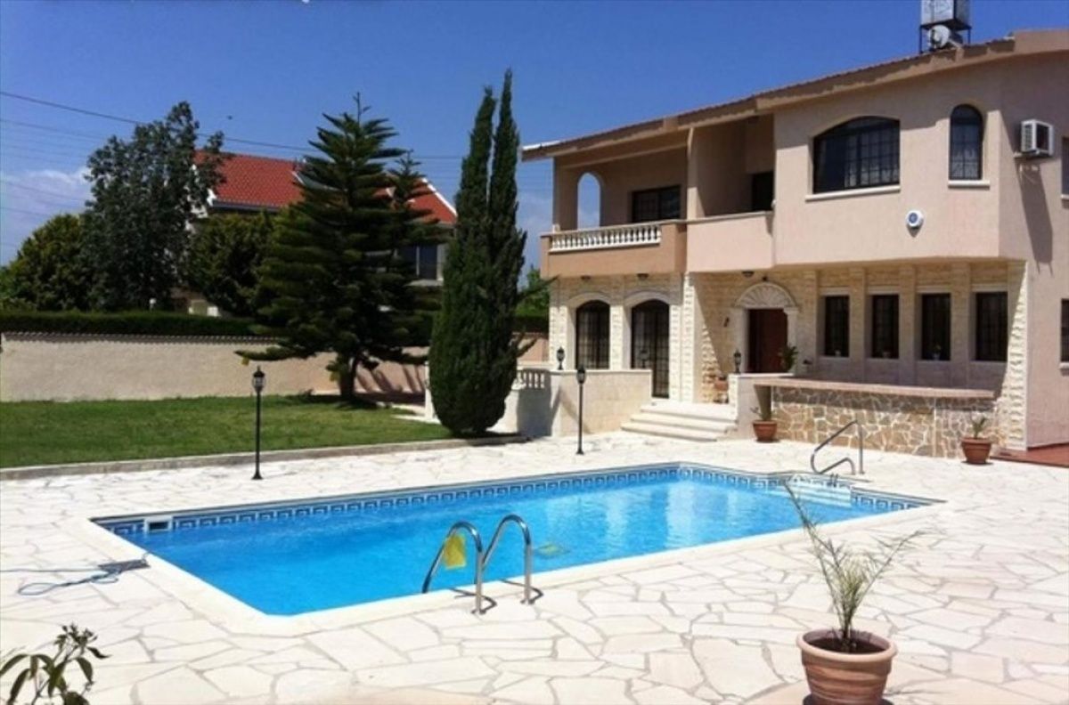 Дом в Лимасоле, Кипр, 300 м2 - фото 1