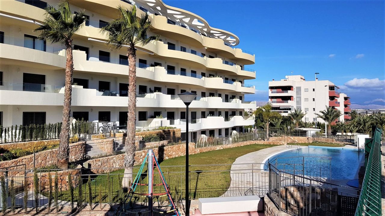 Квартира в Ареналесе-дель-Соль, Испания, 135 м2 - фото 1