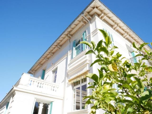 Вилла в Ницце, Франция, 338 м² - фото 2