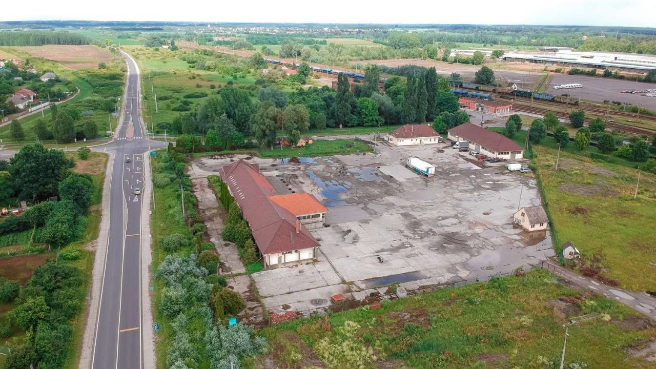 Коммерческая недвижимость в Ньиредьхазе, Венгрия, 2 000 м2 - фото 1