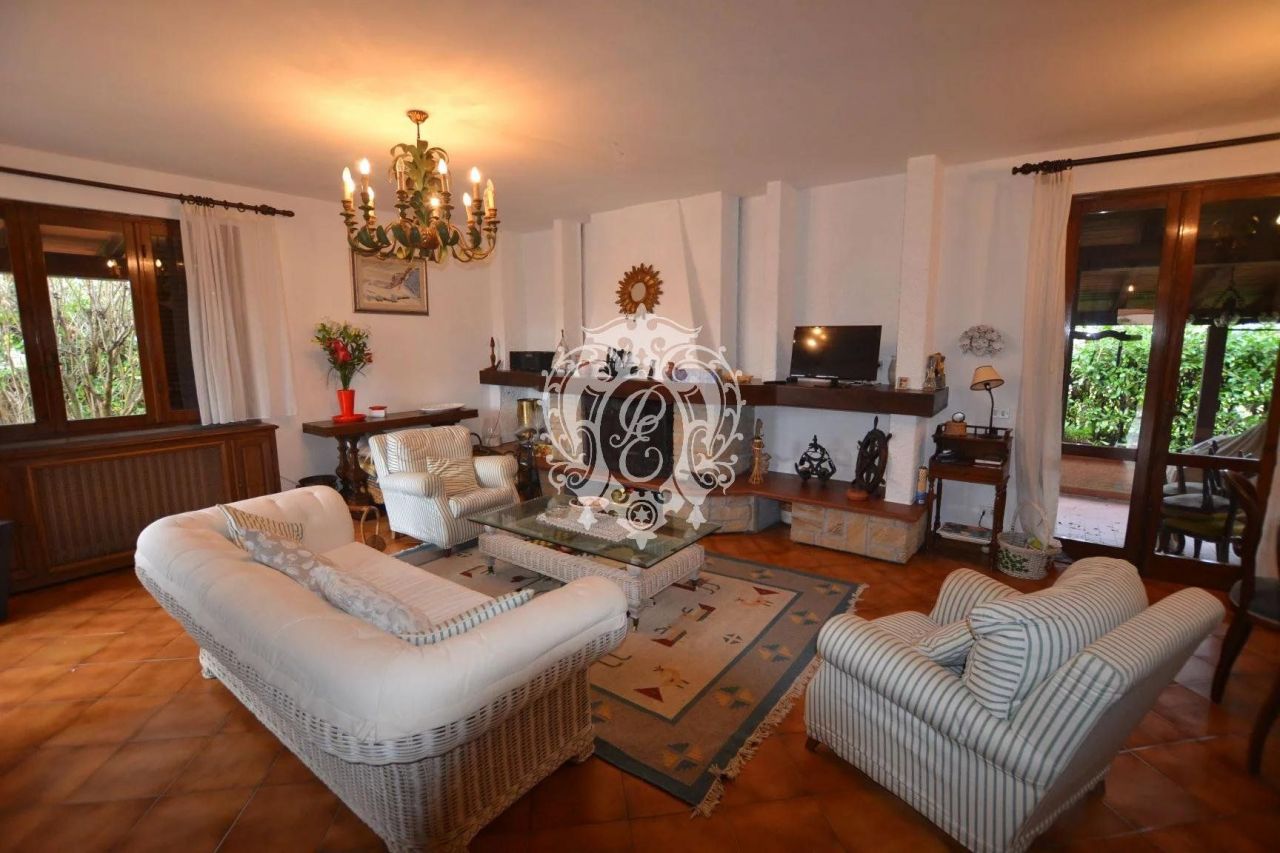 Вилла в Форте деи Марми, Италия, 400 м² - фото 4