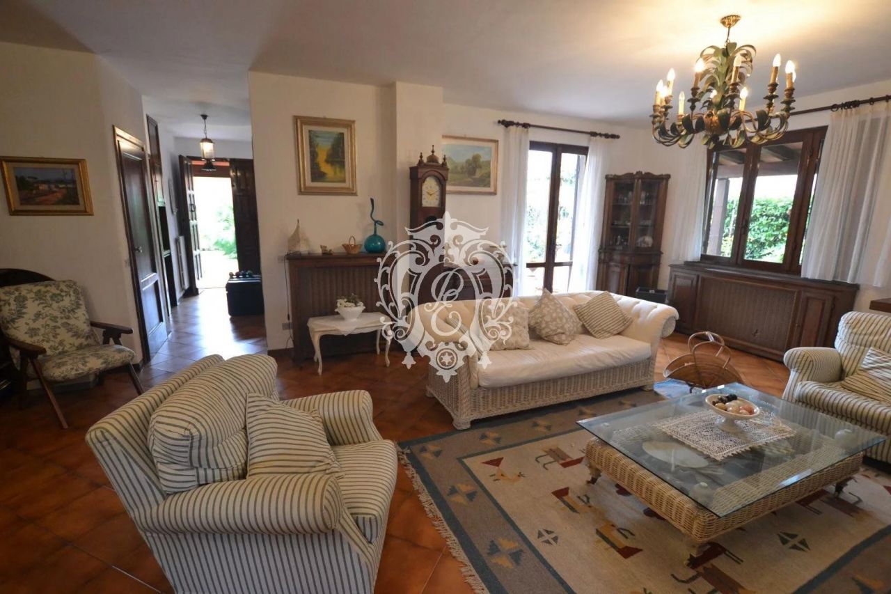 Вилла в Форте деи Марми, Италия, 400 м² - фото 6