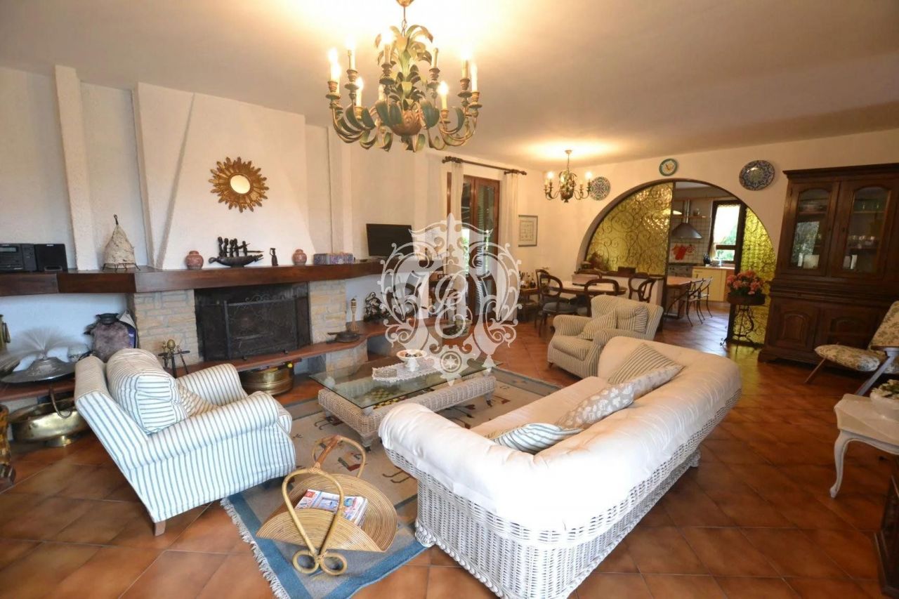 Вилла в Форте деи Марми, Италия, 400 м² - фото 7