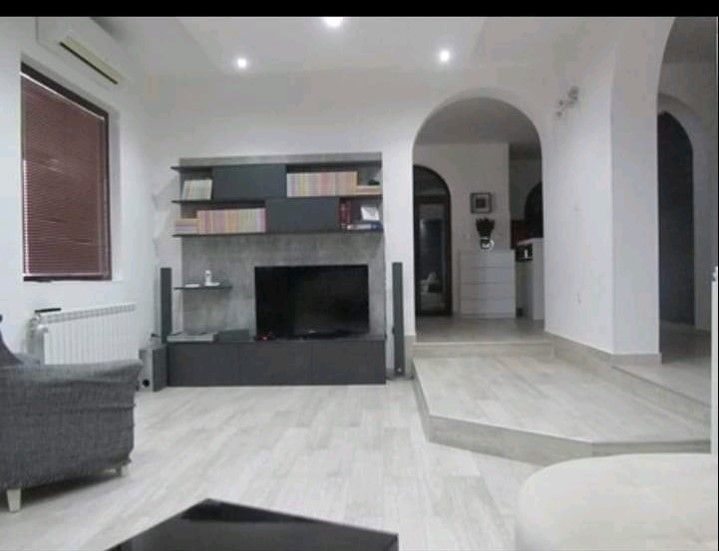 Дом в Доброте, Черногория, 280 м² - фото 2