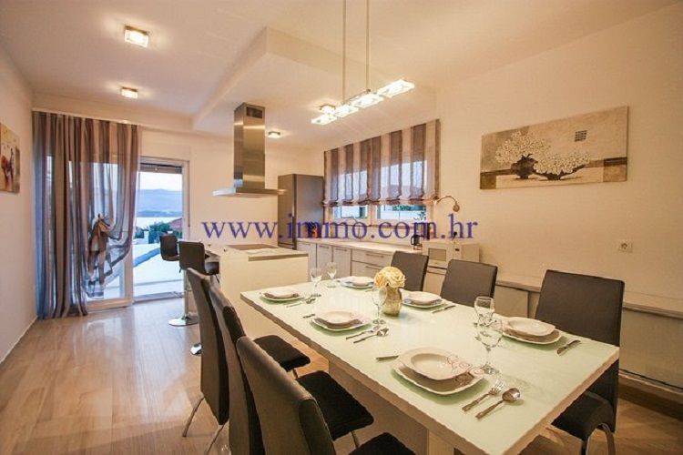 Вилла в Трогире, Хорватия, 200 м² - фото 6