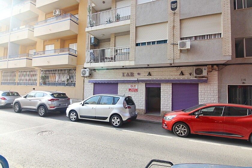Коммерческая недвижимость в Торревьехе, Испания, 80 м2 - фото 1