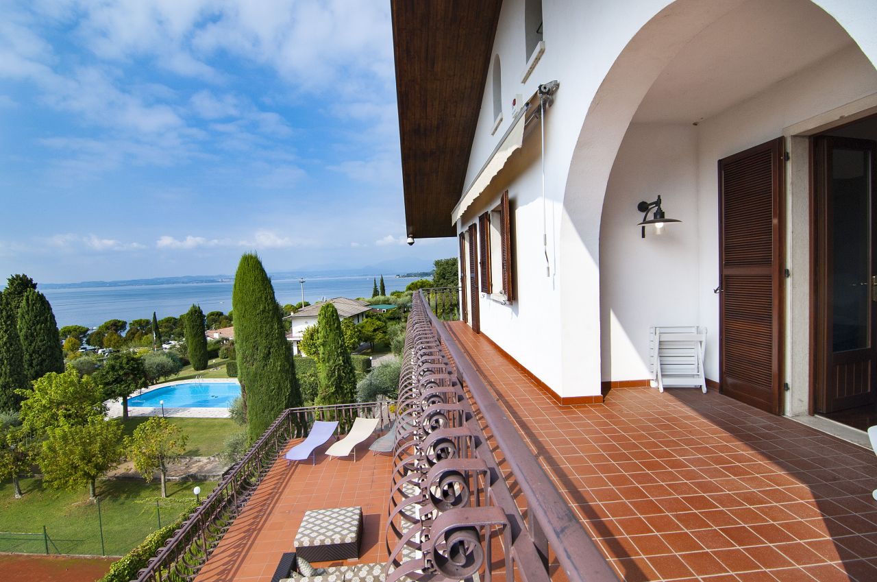 Вилла у озера Гарда, Италия, 445 м² - фото 4