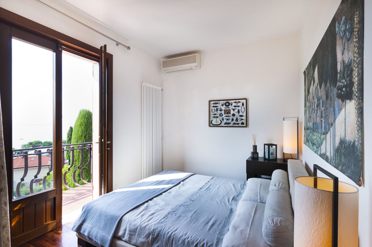 Вилла у озера Гарда, Италия, 445 м² - фото 15