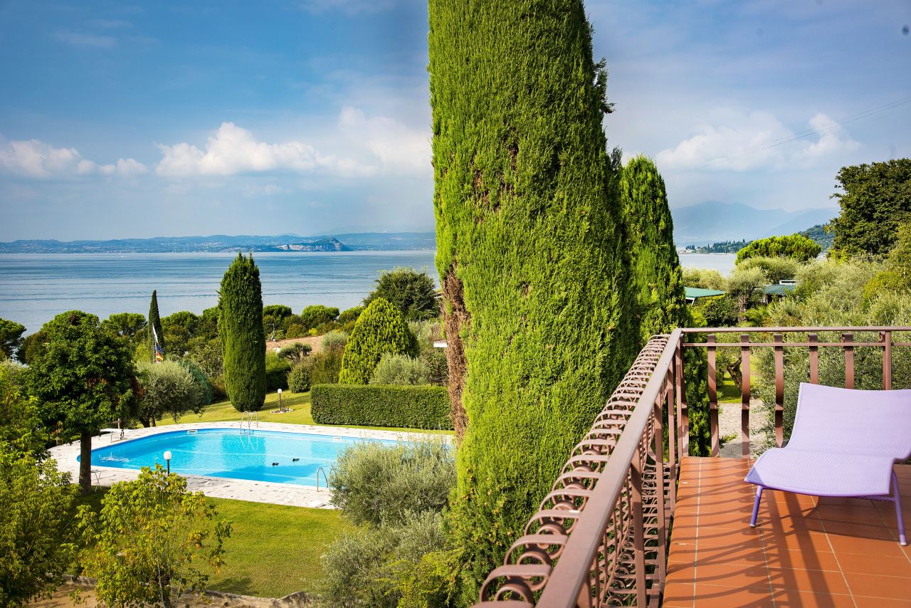 Вилла у озера Гарда, Италия, 445 м² - фото 8