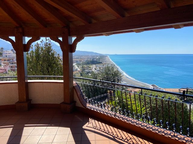 Вилла в Скалее, Италия, 200 м² - фото 15