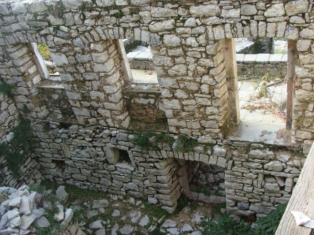 Дом под реконструкцию в Херцег-Нови, Черногория, 50 м² - фото 3