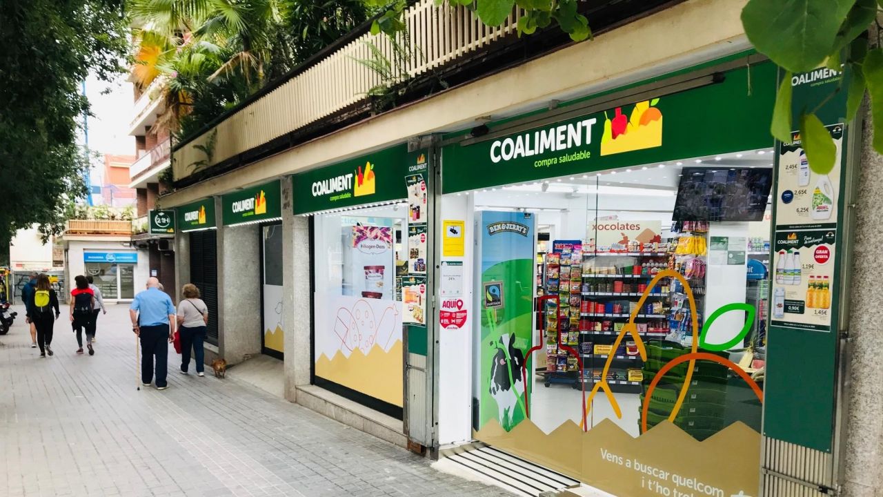 Магазин в Барселоне, Испания, 140 м2 - фото 1