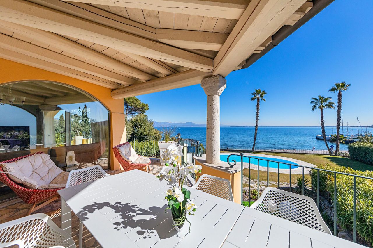 Вилла у озера Гарда, Италия, 300 м² - фото 7