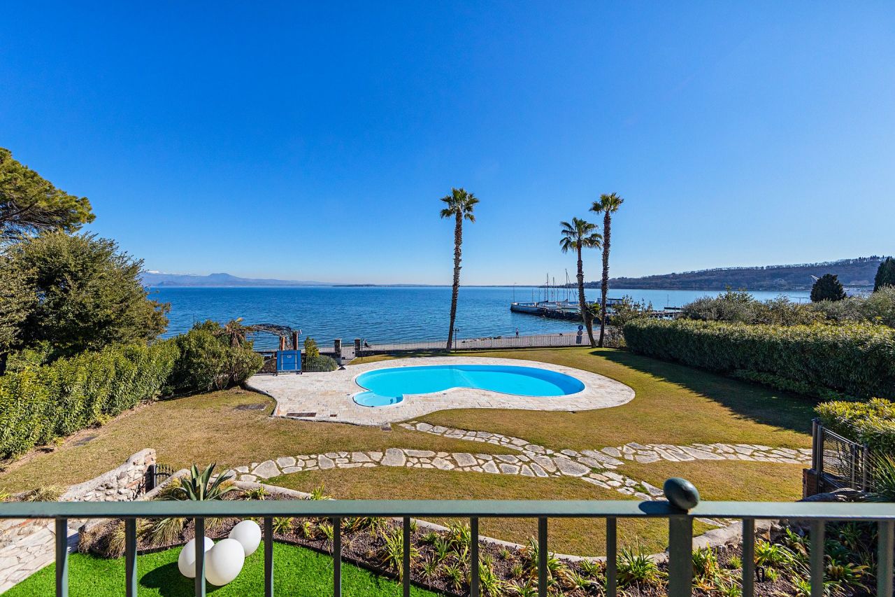 Вилла у озера Гарда, Италия, 300 м² - фото 6