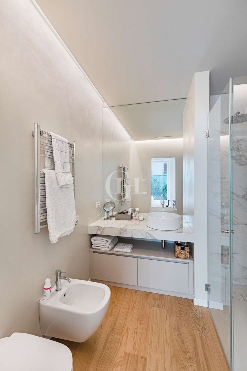 Апартаменты у озера Гарда, Италия, 130 м² - фото 8