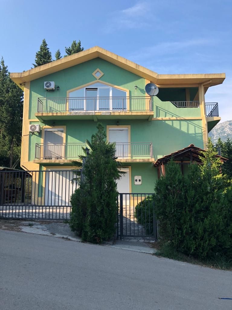Коммерческая недвижимость в Сутоморе, Черногория, 240 м2 - фото 1