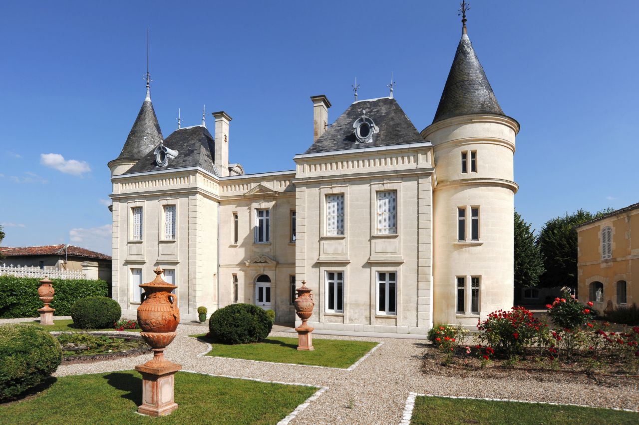Замок в Коньяк, Франция, 400 м2 - фото 1