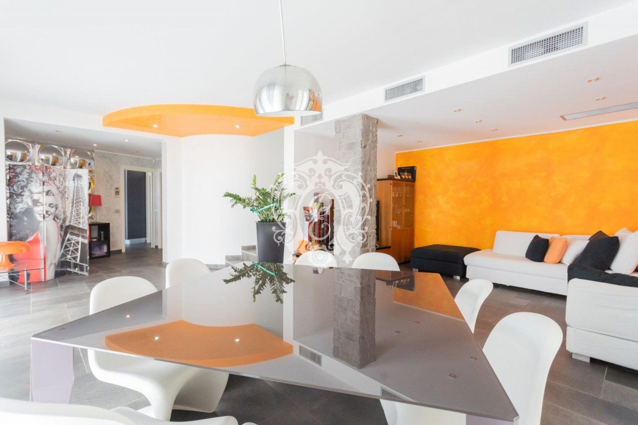 Вилла в Черноббьо, Италия, 230 м² - фото 10