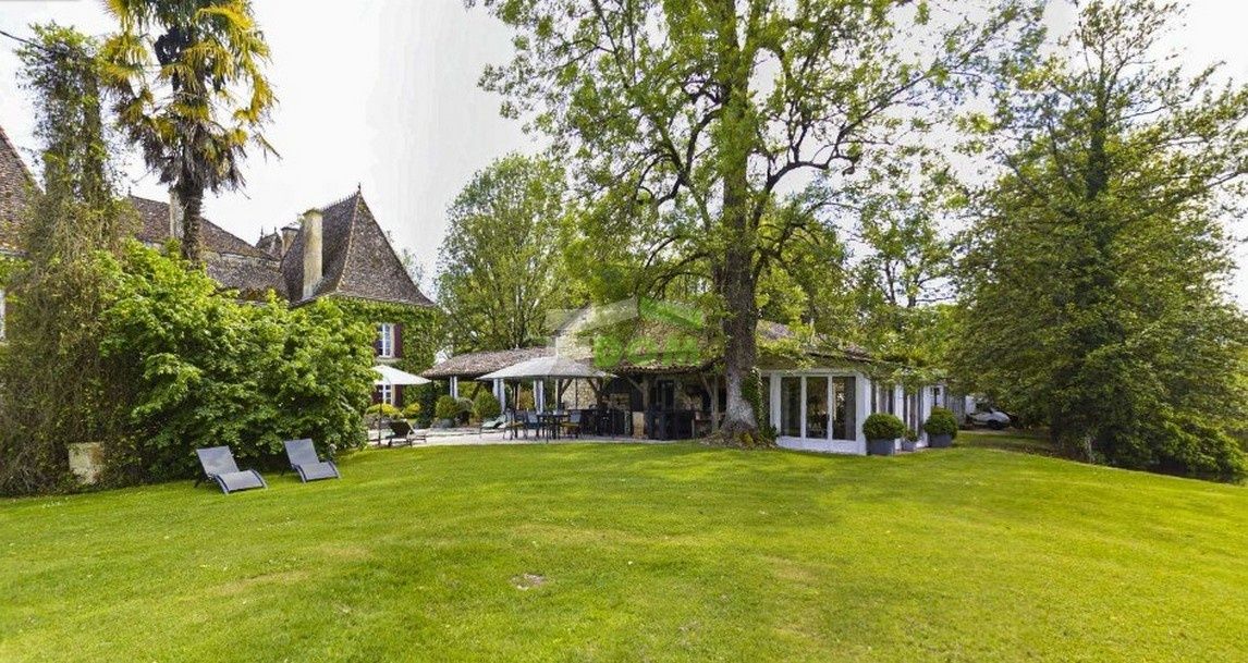 Замок в Аквитании, Франция, 687 м² - фото 2