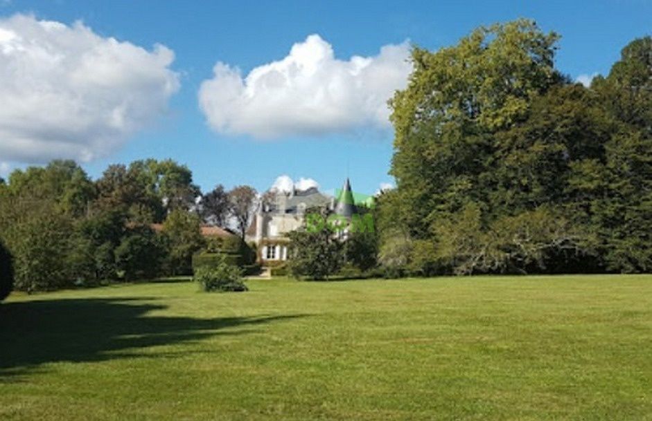 Замок в Пуату-Шаранта, Франция, 750 м² - фото 4