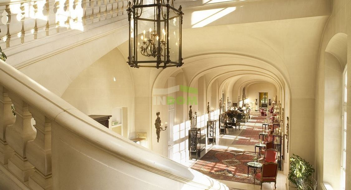 Отель, гостиница Долина Луары, Франция, 5 600 м² - фото 4