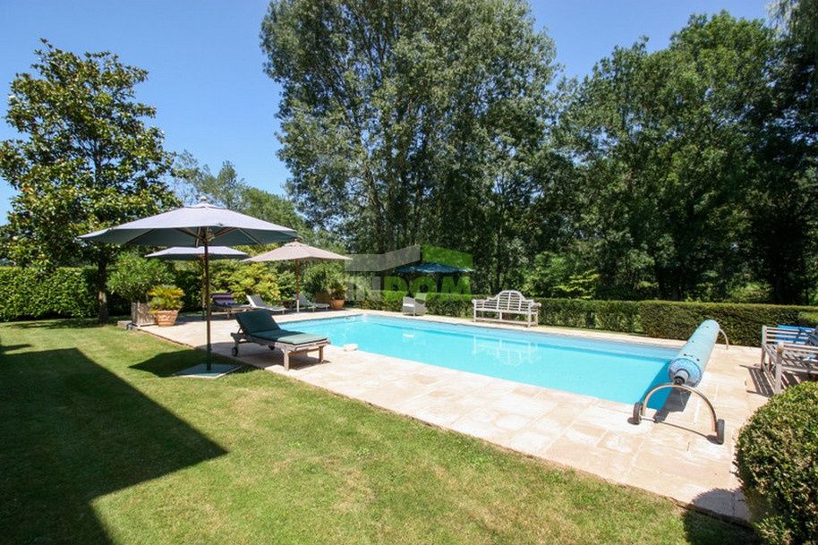 Замок в Пуату-Шаранта, Франция, 700 м² - фото 4