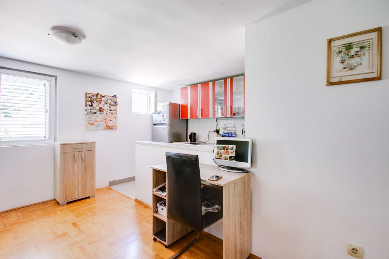 Квартира в Будве, Черногория, 87 м² - фото 7