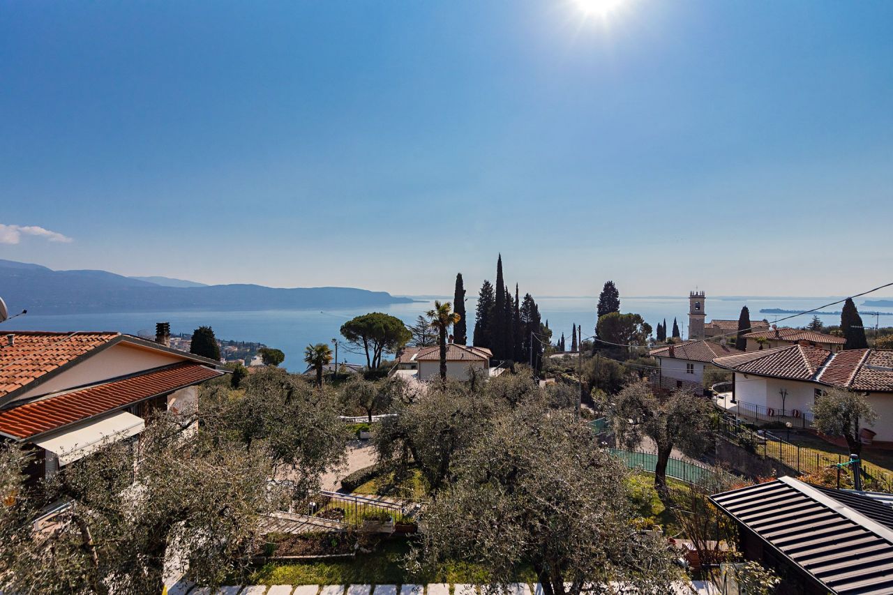 Вилла у озера Гарда, Италия, 450 м² - фото 13