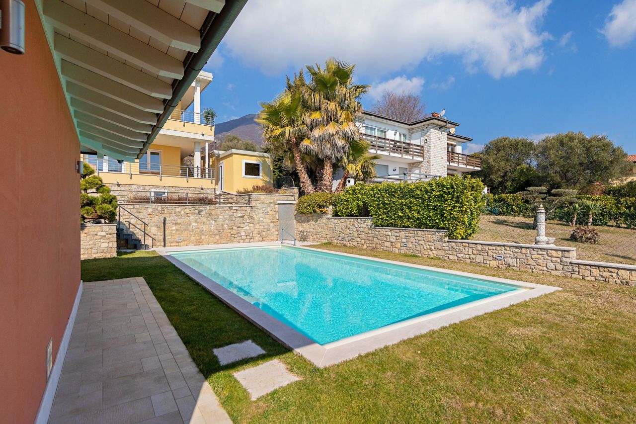 Вилла у озера Гарда, Италия, 450 м² - фото 17