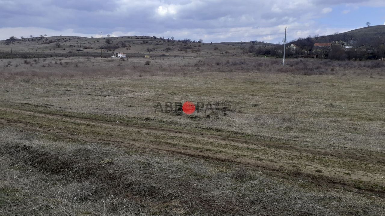 Земля в Брястовце, Болгария, 1 296 сот. - фото 2
