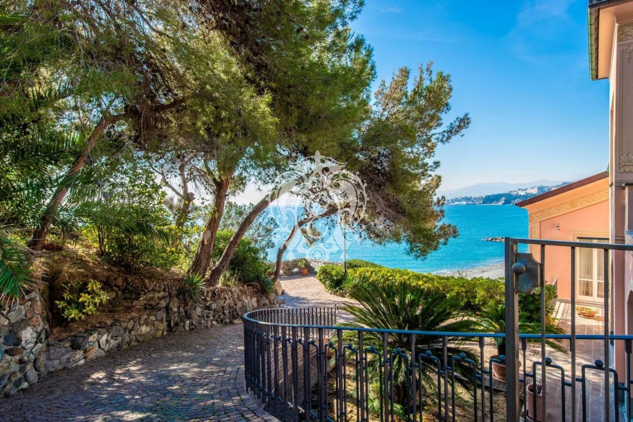 Вилла Albisola Superiore, Италия, 600 м² - фото 11