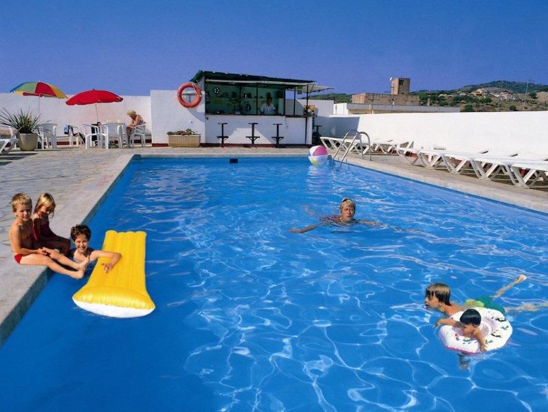 Отель, гостиница в Калелья, Испания, 500 м2 - фото 1
