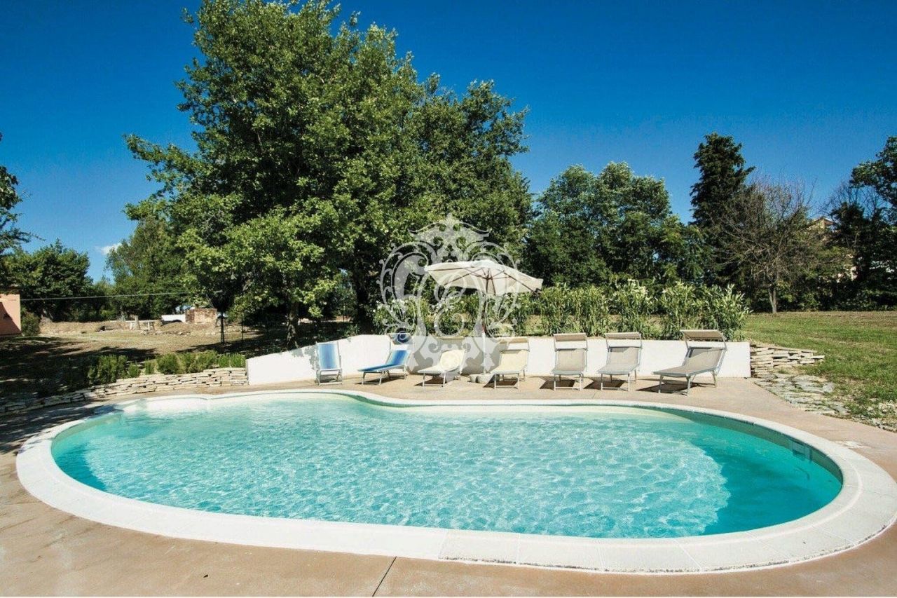 Земля в Асколи Пичено, Италия, 60 000 м² - фото 5