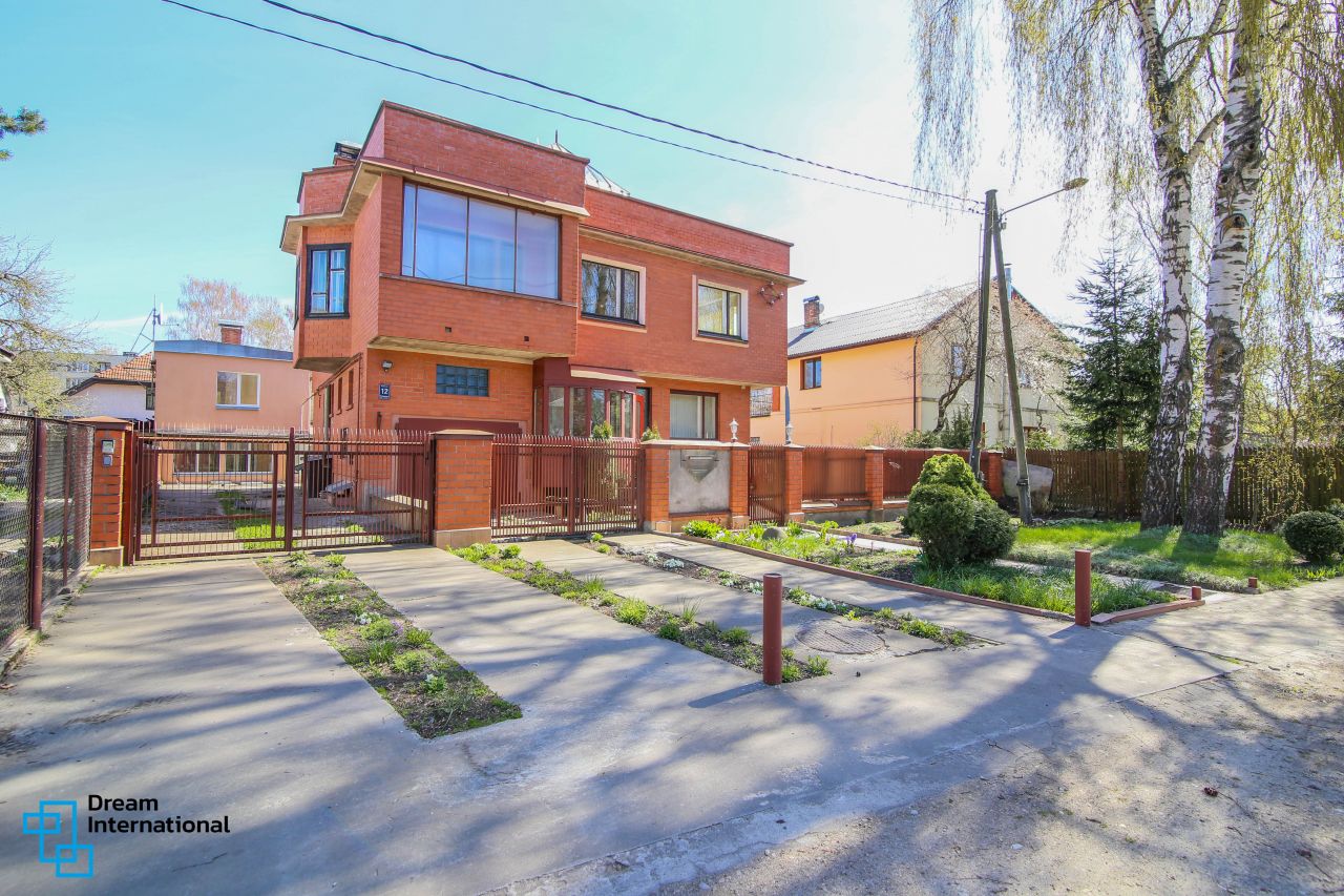 Дом в Риге, Латвия, 343 м² - фото 1