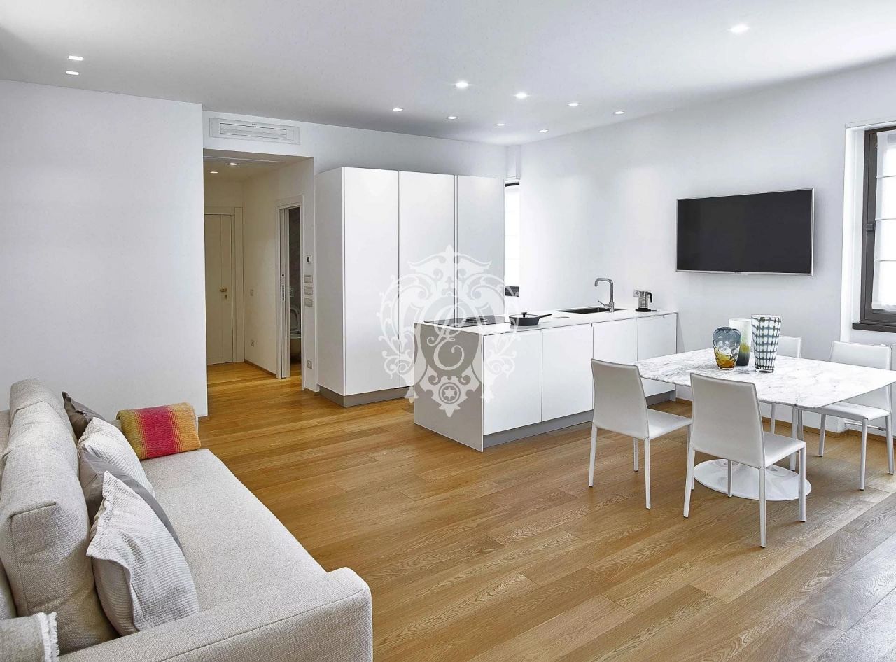 Квартира в Комо, Италия, 100 м² - фото 1
