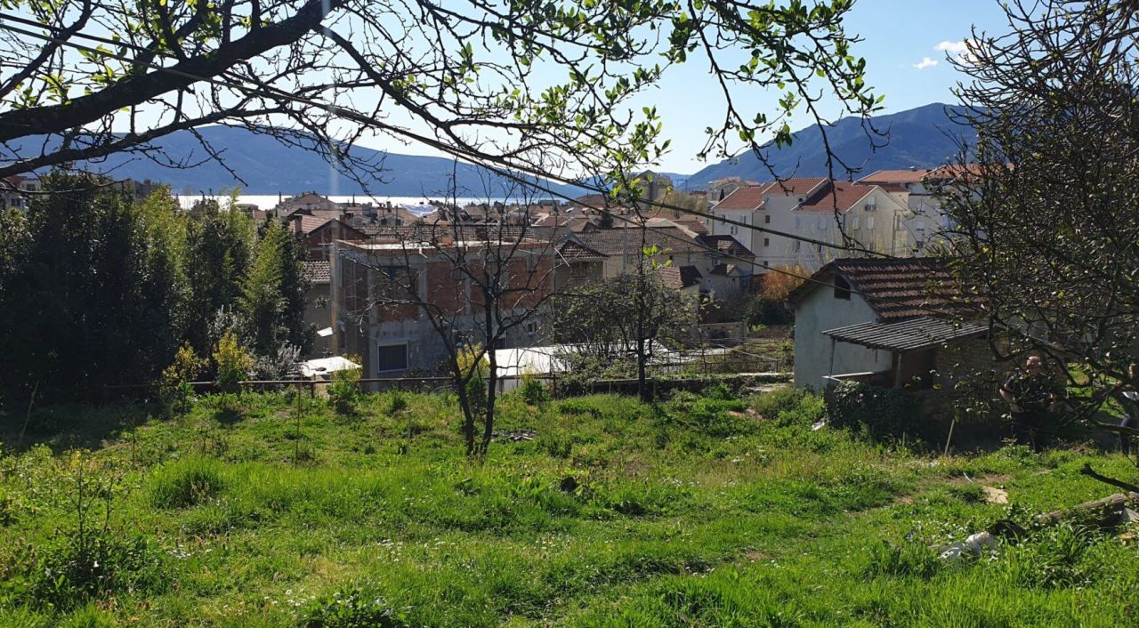 Земля в Тивате, Черногория, 770 м2 - фото 1
