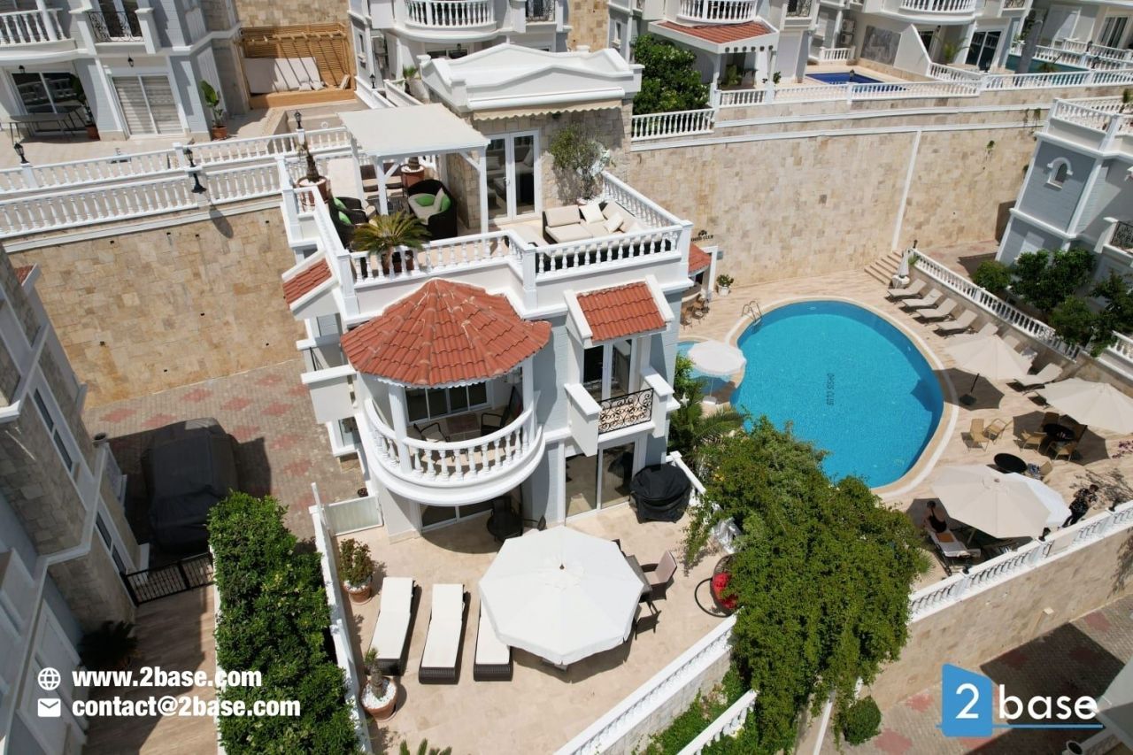 Вилла в Алании, Турция, 240 м² - фото 1
