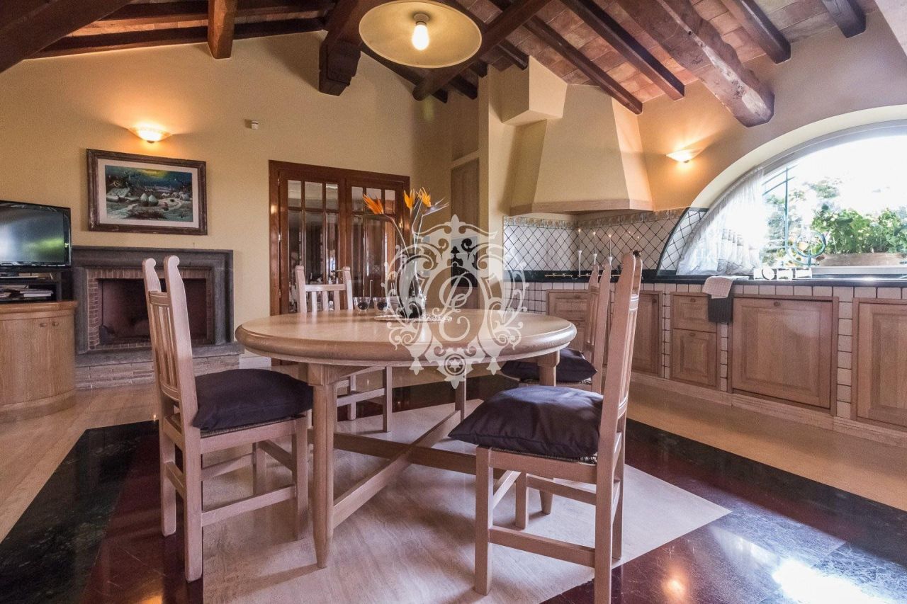 Вилла в Риме, Италия, 770 м² - фото 4