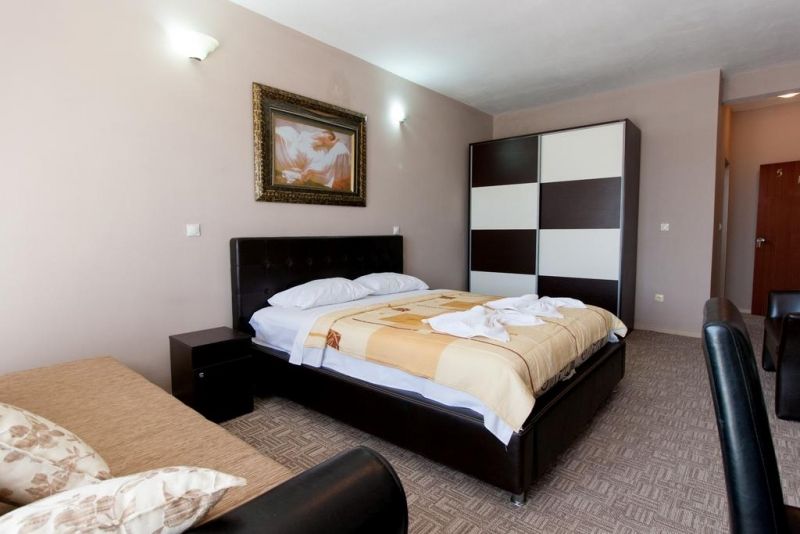 Отель, гостиница в Улцине, Черногория, 3 000 м² - фото 16