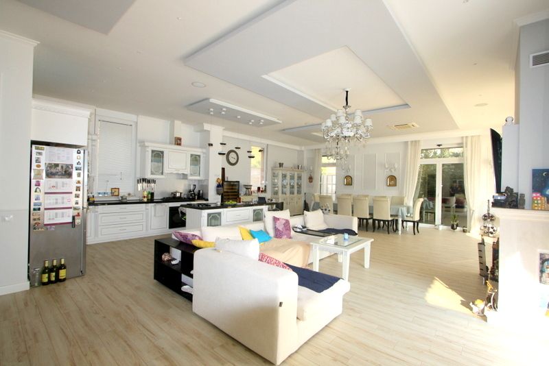 Вилла в Дженовичах, Черногория, 647 м² - фото 4