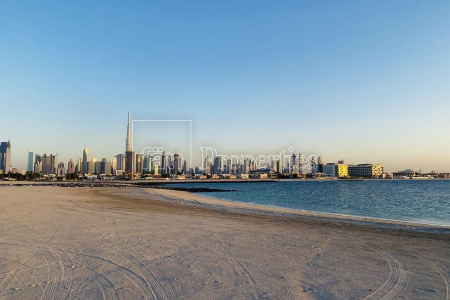 Земля в Дубае, ОАЭ, 836 м2 - фото 1