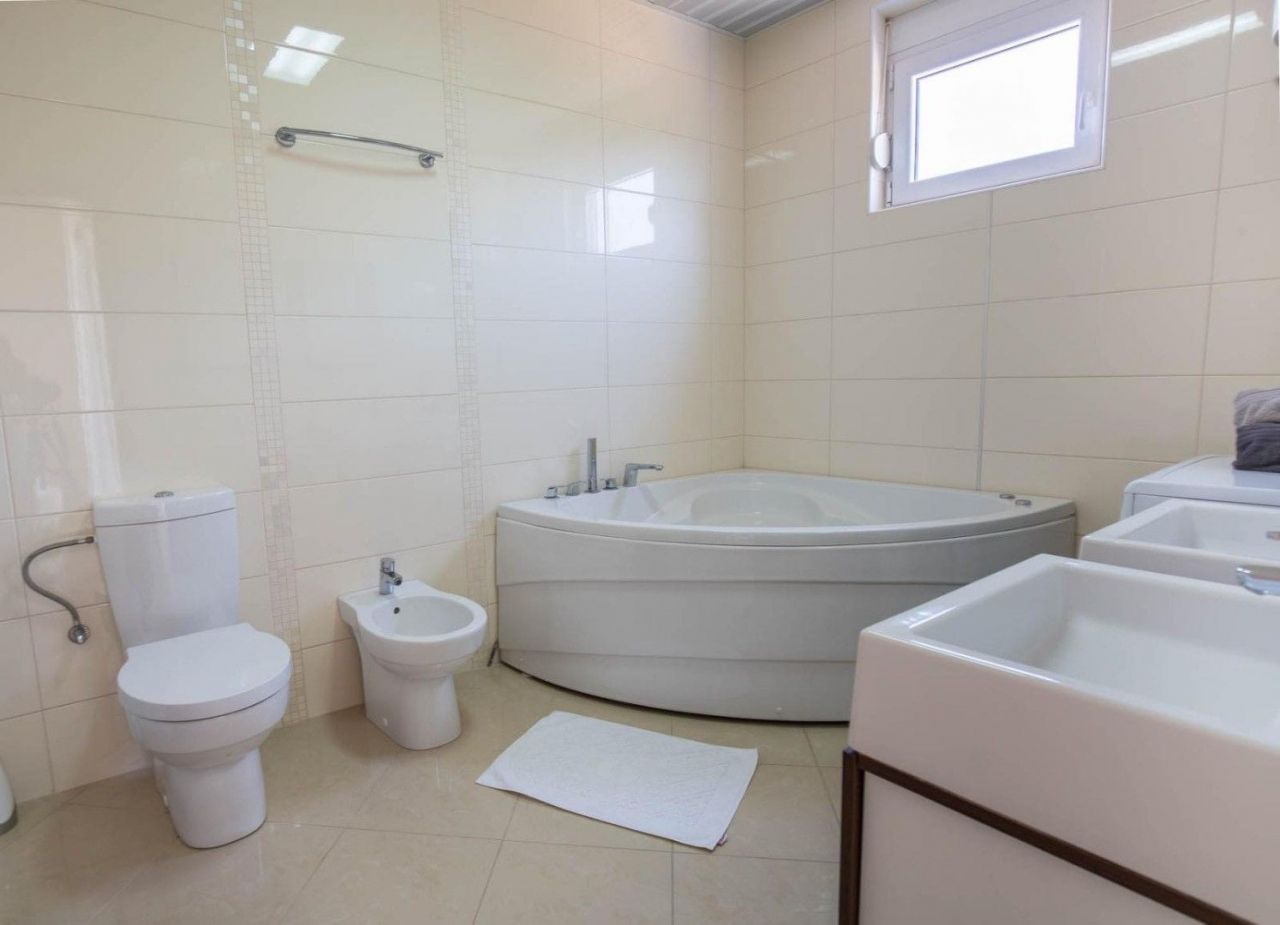 Квартира в Добра Воде, Черногория, 85 м² - фото 7