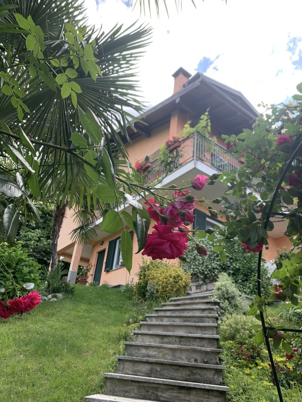 Дом у озера Маджоре, Италия, 160 м2 - фото 1