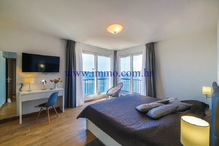 Вилла в Трогире, Хорватия, 325 м² - фото 12