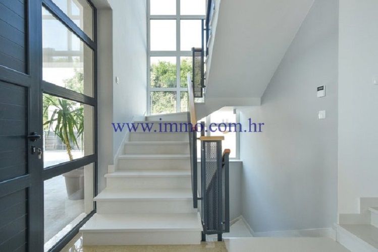 Вилла в Трогире, Хорватия, 325 м² - фото 2